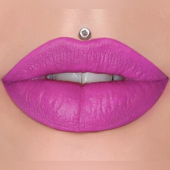 Jeffree Star Velvet Trap Matte Lipstick in Always Faithful - Picture 1 of 6